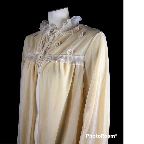 Vintage Victorian Frilled high neck tulle robe in yellow & white size 5 - Picture 5 of 12